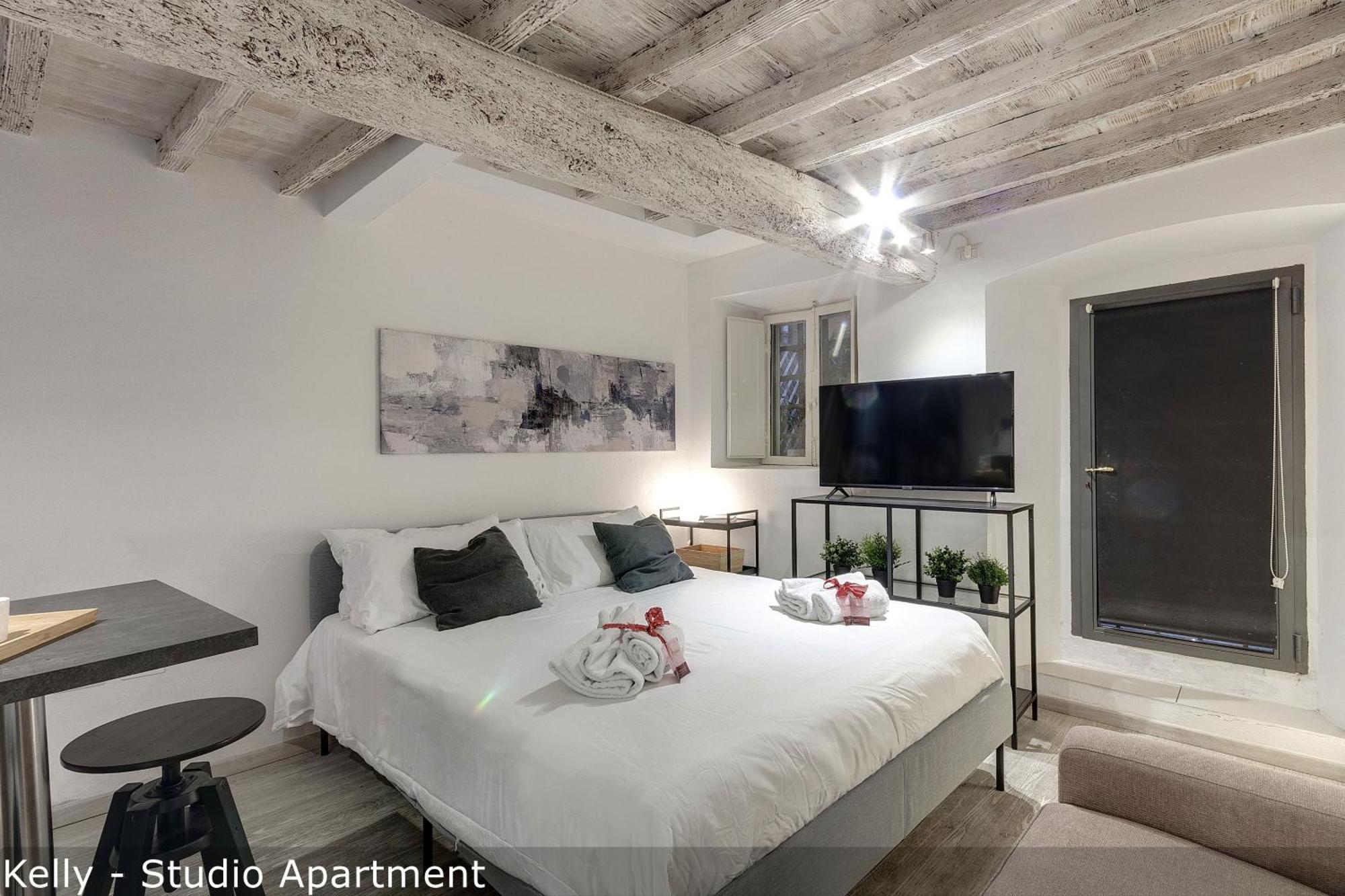 Apartment Charlie's By Mamo Florenz